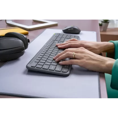 Logitech MK950 Signature Slim näppäimistö ja hiiri harmaa 5